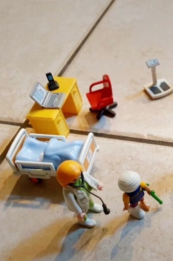 Pédiatre playmobil - photo numéro 3