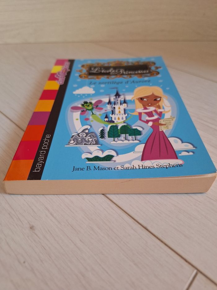 Lot de deux livres "L'école des princesses" - Jane B. Mason et Sarah Hines Stephens - photo numéro 10