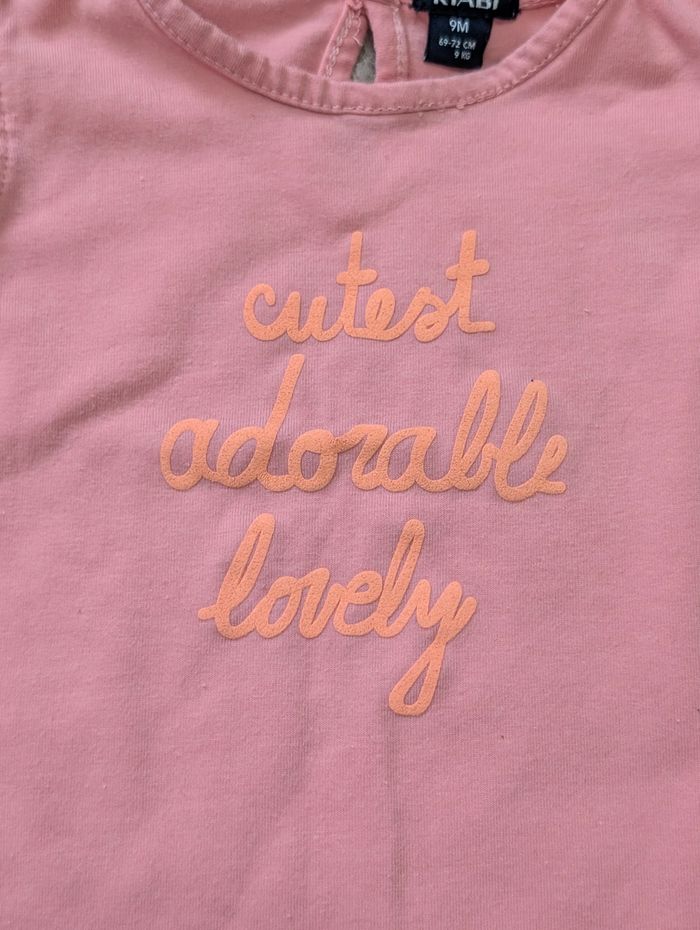 T-shirt Kiabi 9 mois – rose  “Cutest Adorable Lovely”  très bon état - photo numéro 2