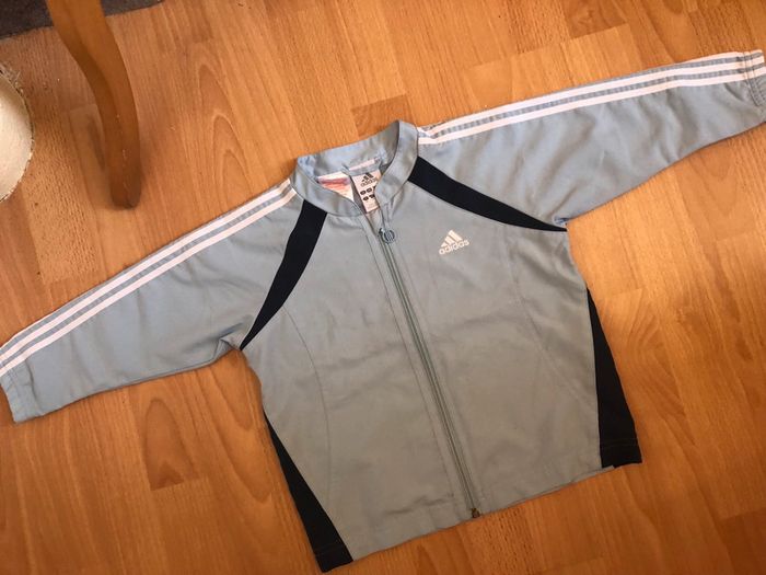 Belle veste de jogging Adidas bleue T. 3 ans TBE