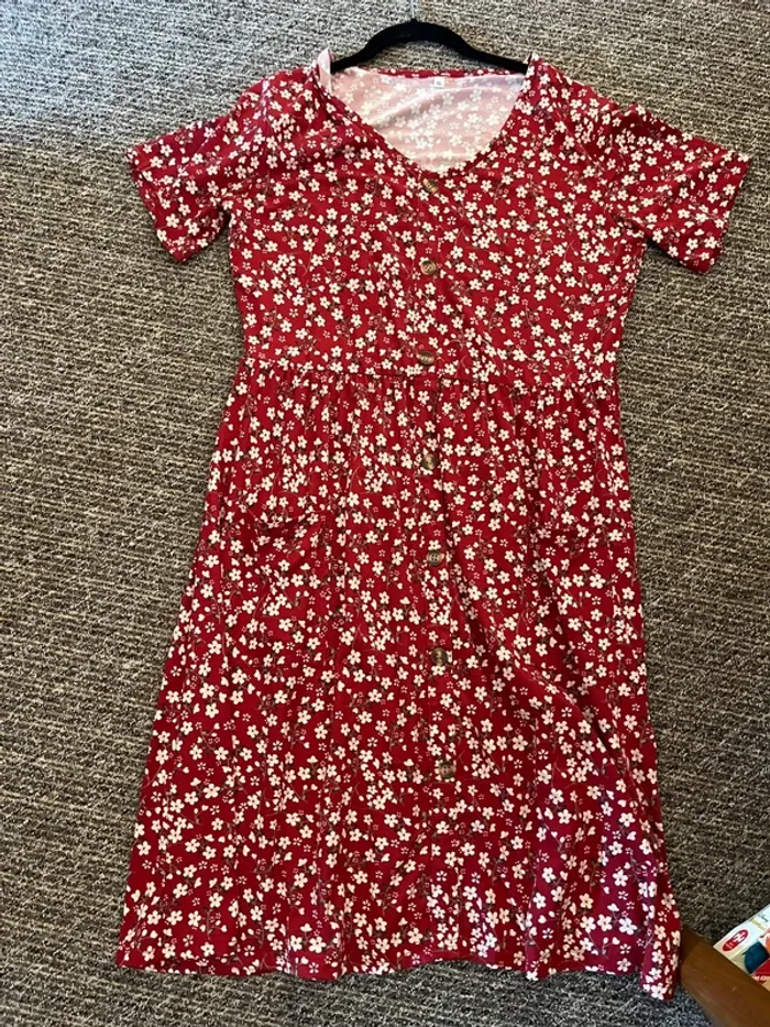 Robe rouge fleurs
