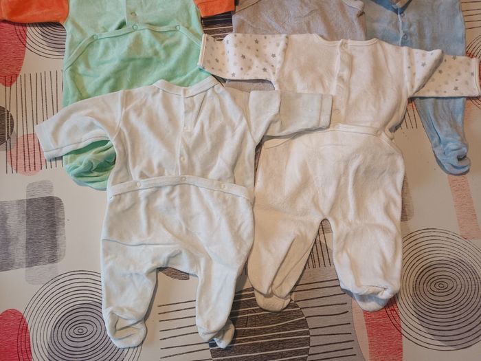Lot 5 pyjamas Taille 1 mois - photo numéro 9