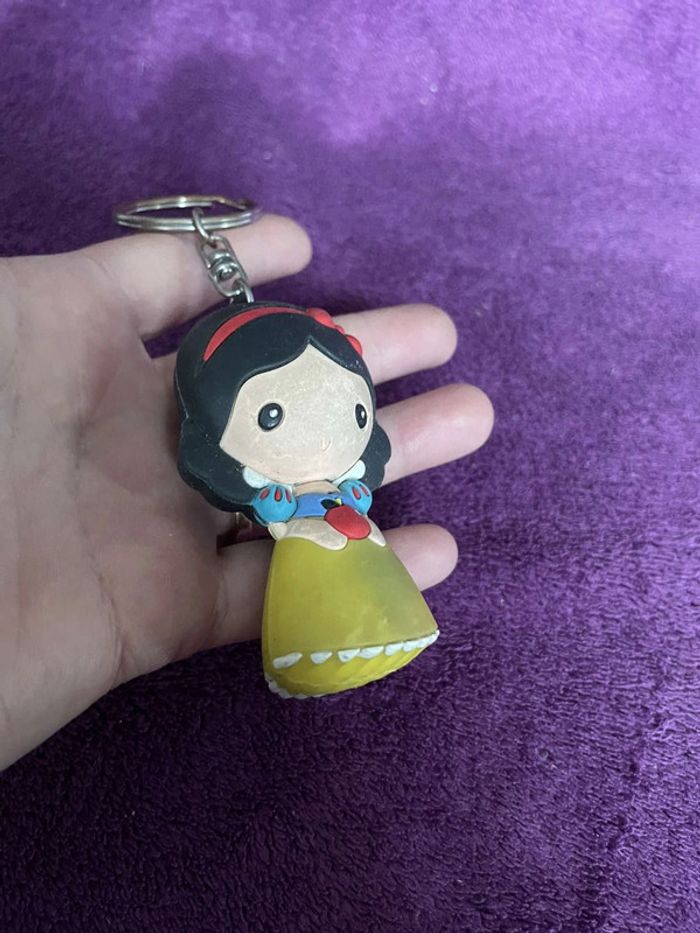 Blanche Neige Figurine Porte-clés Disney - photo numéro 2