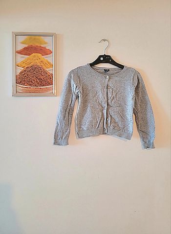 Gilet gris a motif noir "kiabi" taille 4 ans