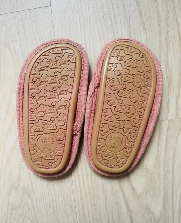 Chaussons en nylon Zara - photo numéro 2