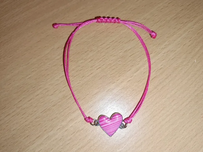 Bracelet coeur rose fushia