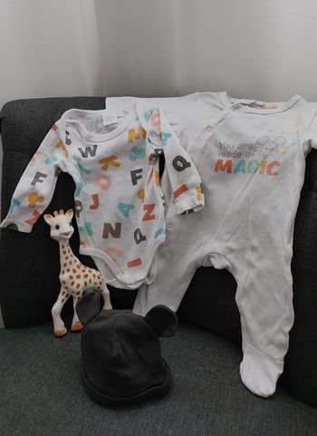 Ensemble body pyjama bonnet Disney Baby 1 mois