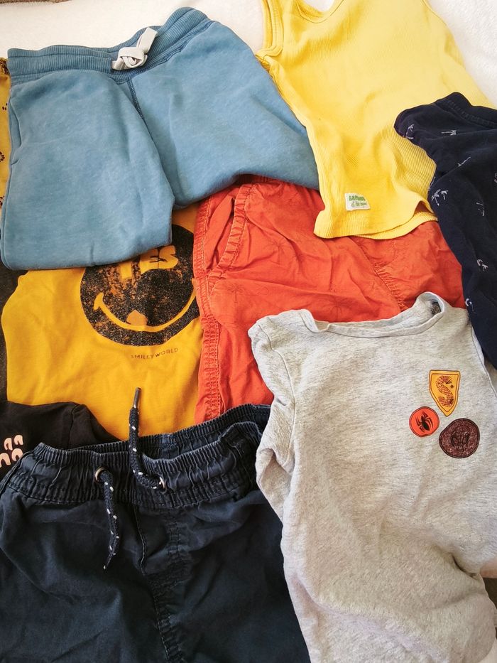 Gros lot vêtements garçon 26 pièces - photo numéro 5