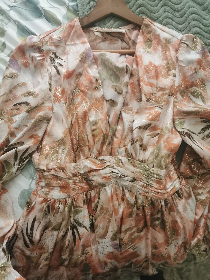 Robe courte terracotta, parme et dorée - photo numéro 7