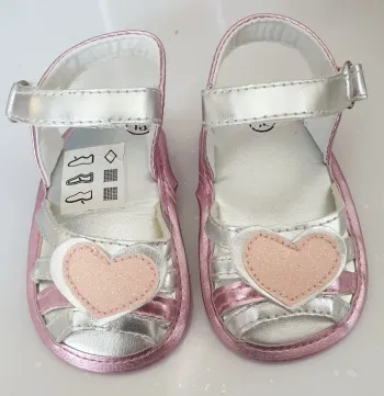 Chaussures nu pieds bébé 6-12 mois T18-19