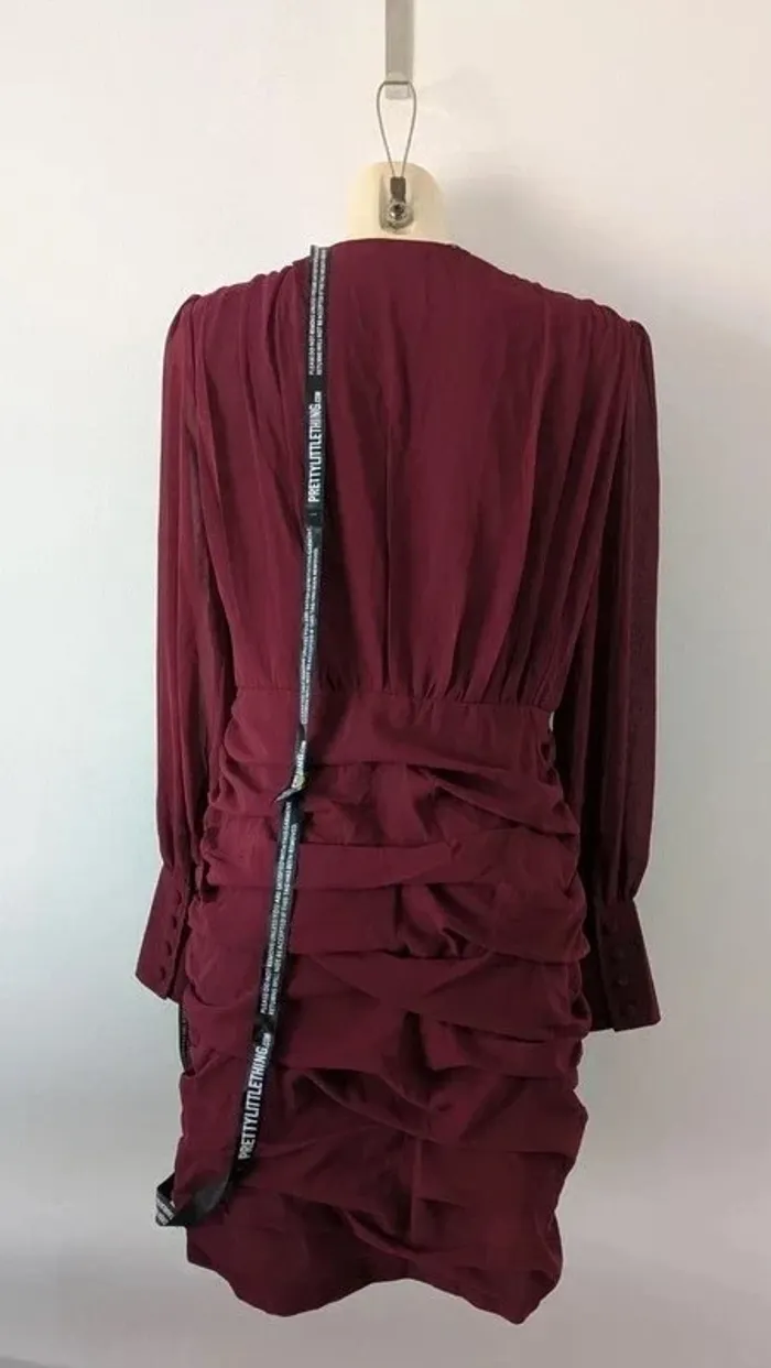 Robe neuve chic cocktail - Pretty little thing - taille 40 - photo numéro 4