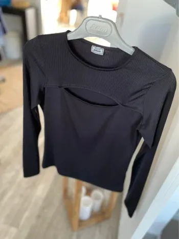 Top noir à ouverture – Pimkie – Taille XS