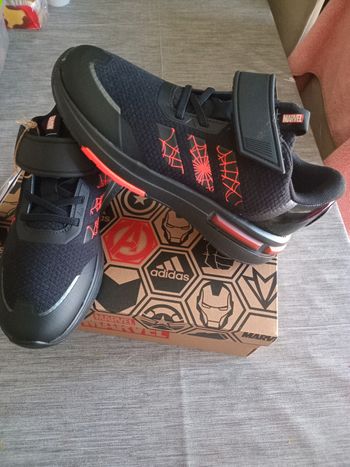 Basket marvel p38 adidas neuf