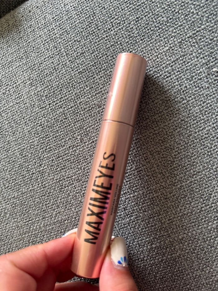 Mascara noir effet faux cil Adopt’