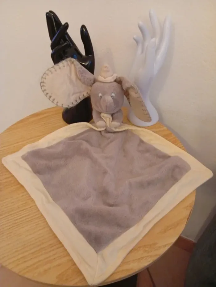 Doudou plat Babar éléphant gris