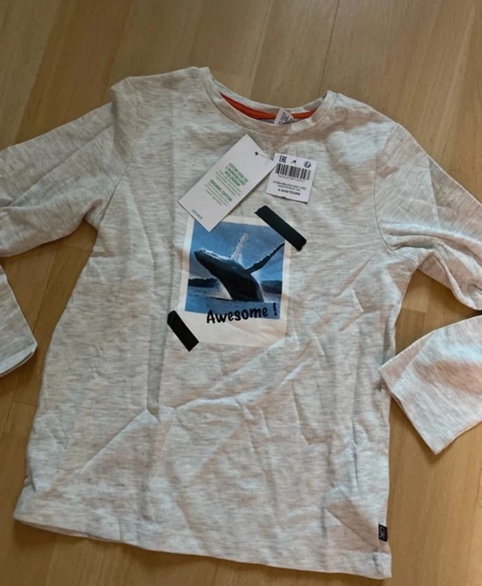 T-shirt Okaïdi, taille 4 ans, neuf baleine