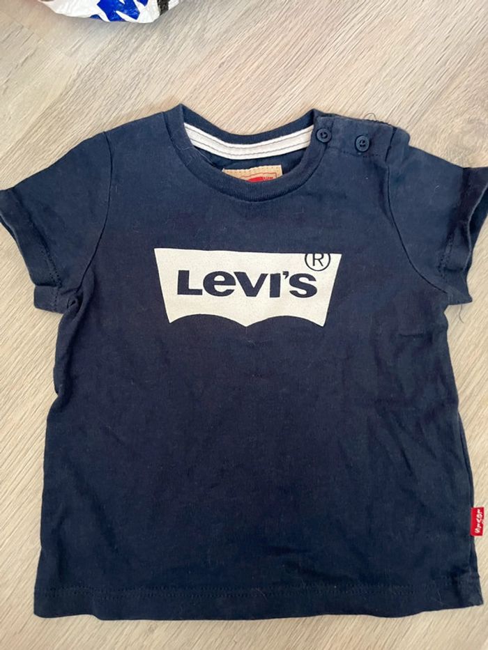 T shirt levîs Marine taille 6 mois