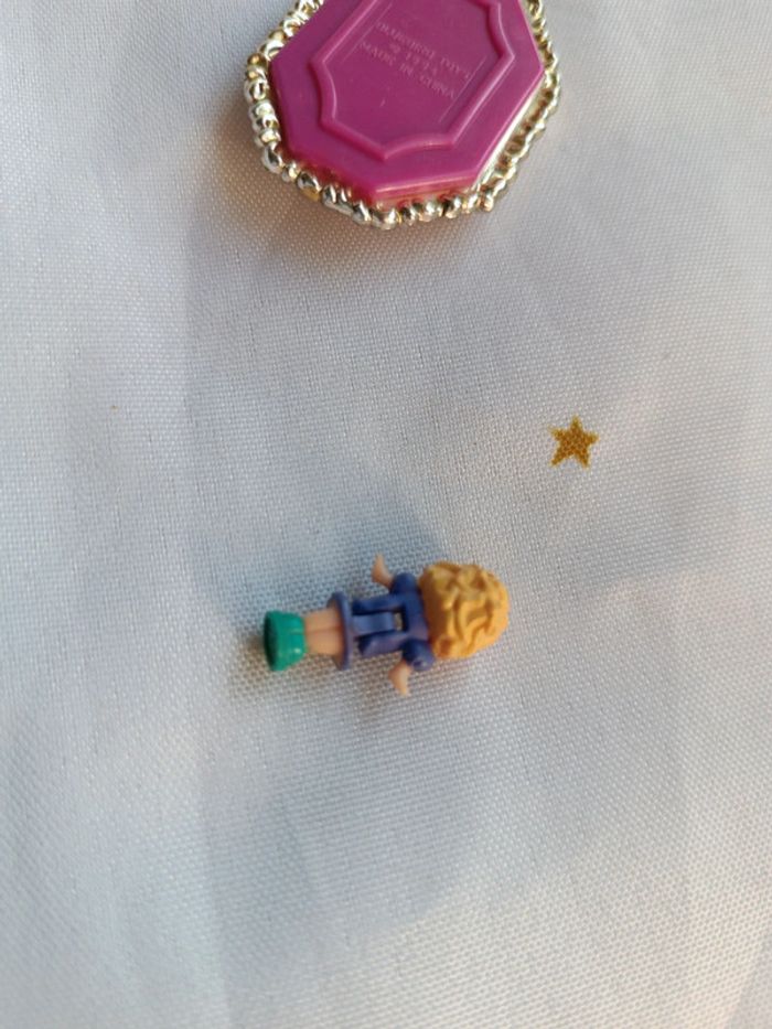 Médaillon pretty locket doré golden pendentif collier Polly pocket bluebird figurine mini small - photo numéro 5