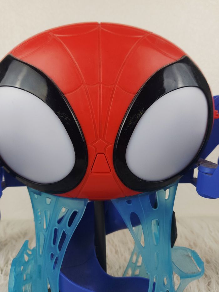 Quartier général spidey et ses amis sons et lumières avec véhicule et figurine de Spidey marque Spidey and his amazing Friends 🎅 - photo numéro 4