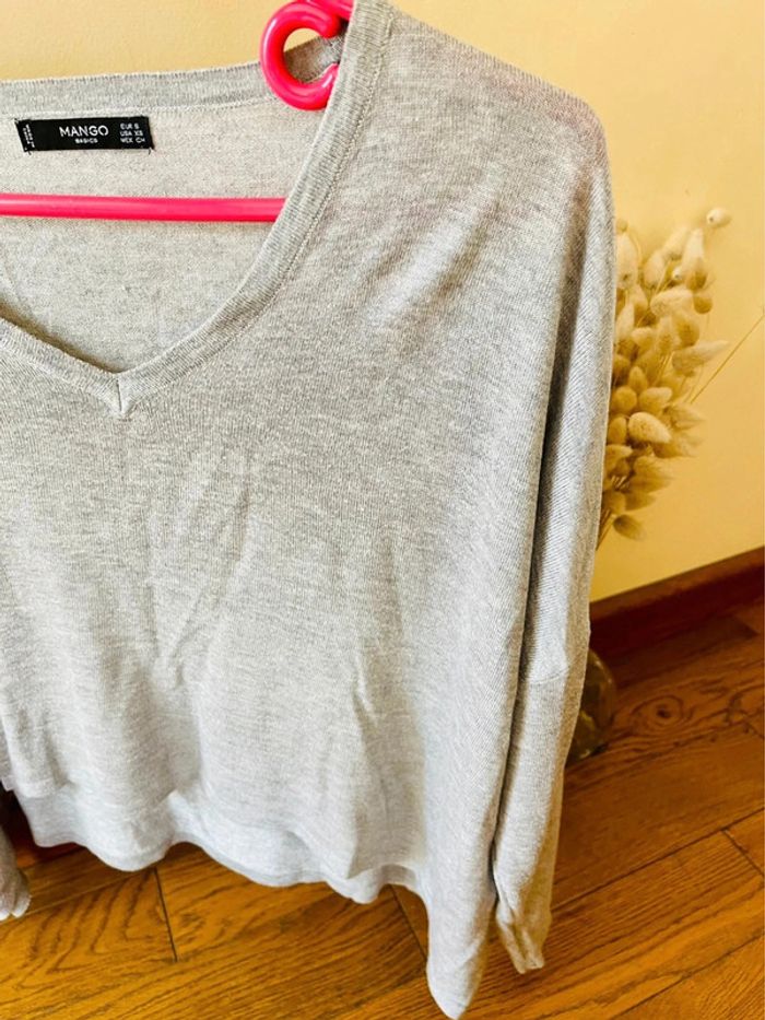 Sublime pull gris mango taille XS décolleté en V - photo numéro 2