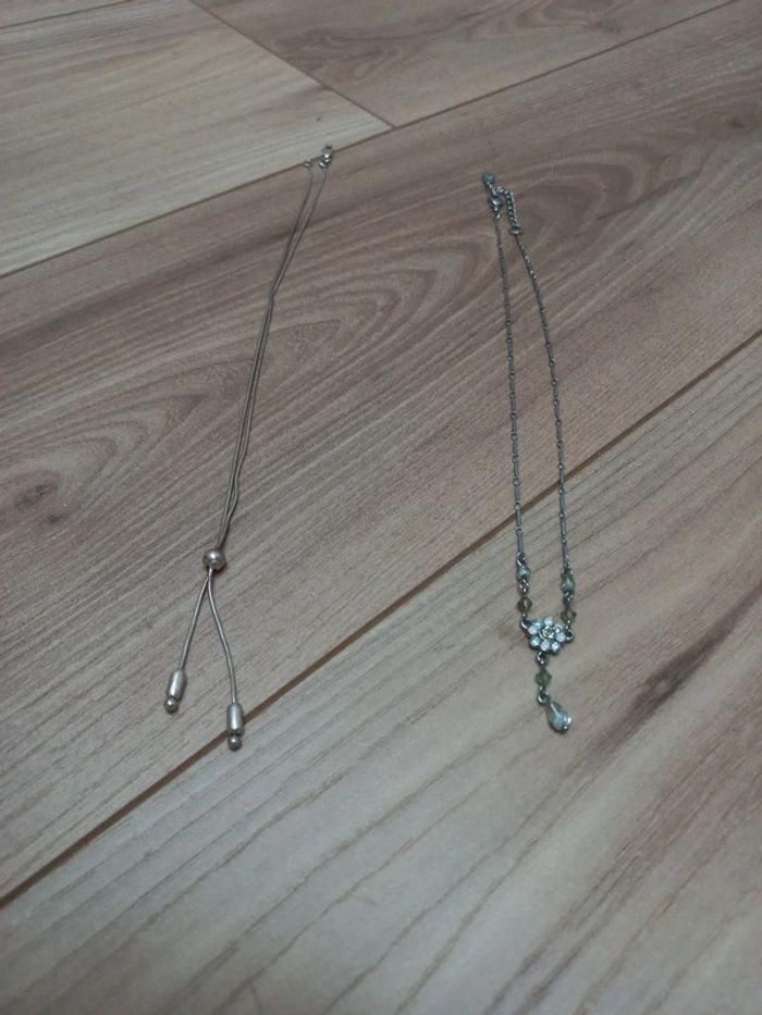 2 colliers fantaisies