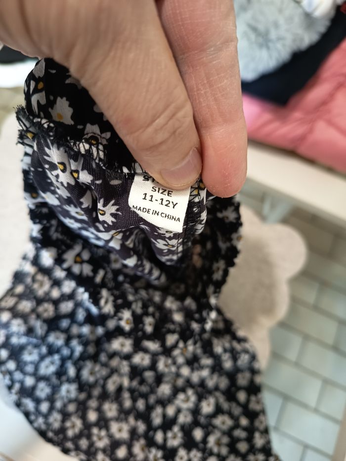 Jupe fille 12 ans, noire, fleurs blanches shein - photo numéro 3