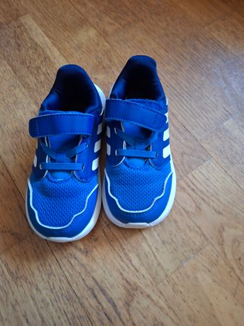 Baskets bleues Adidas P24