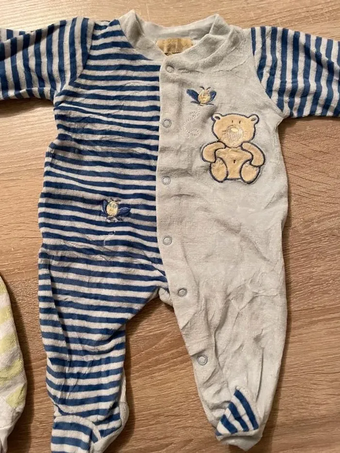 Lot de Pyjama 1 mois - photo numéro 3