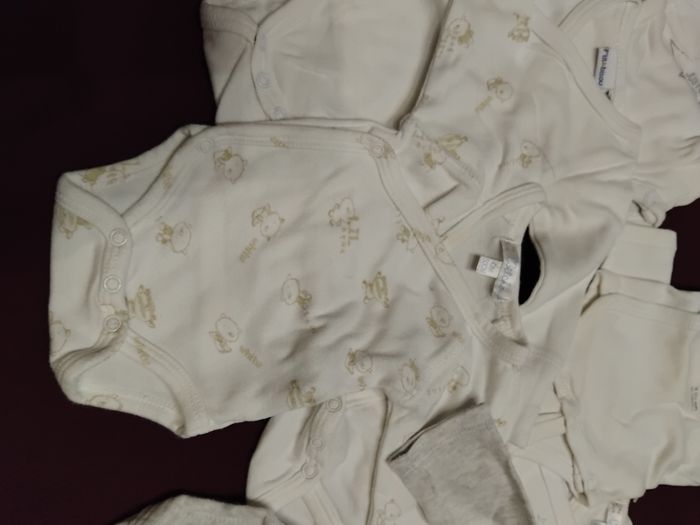 Lot de 7 bodies taille naissance et 1 mois - photo numéro 3