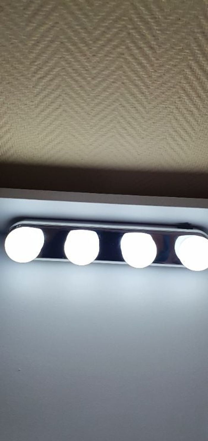 Lumière pour miroir
