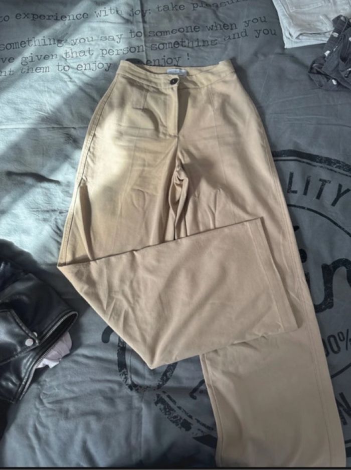 Pantalon fluide BERSHKA