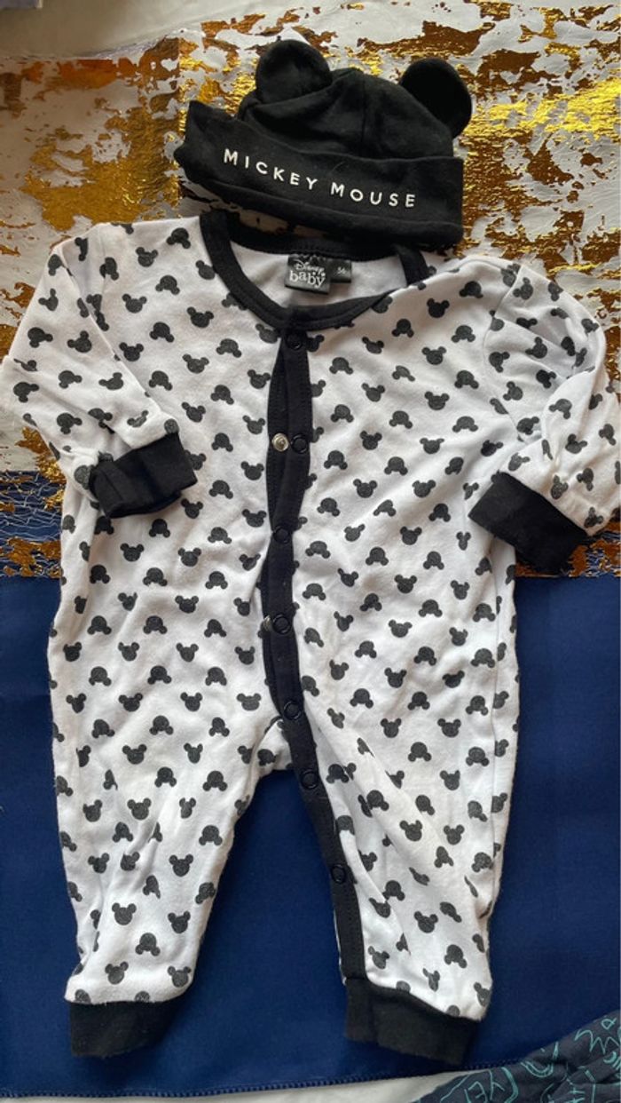 Pyjama Mickey +bonnet 1mois