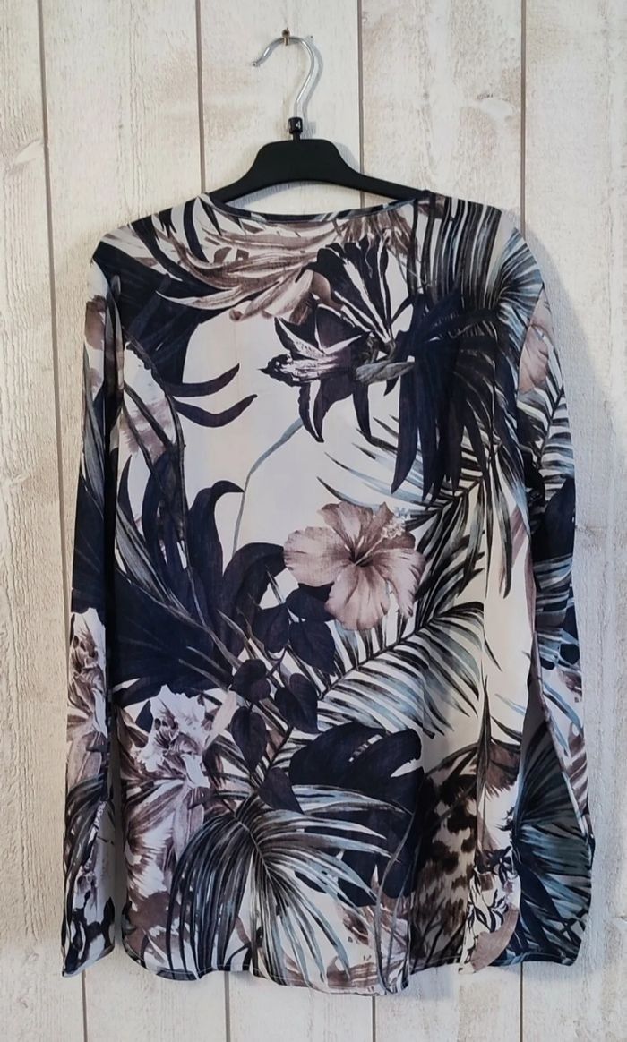 Blouse fleuri noir, gris et marron only Taille unique petit accro - photo numéro 2