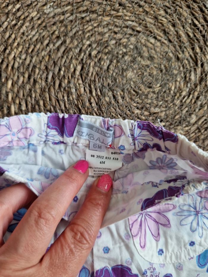 Joli short fleuris taille 6 mois - photo numéro 3