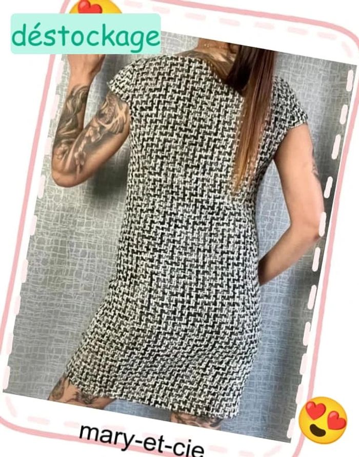 SOLDÉ - Robe tweed taille M - Benetton - photo numéro 4