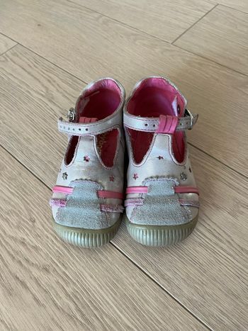 Chaussure fille taille 23