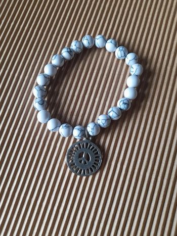 Bracelet pierre peace and love