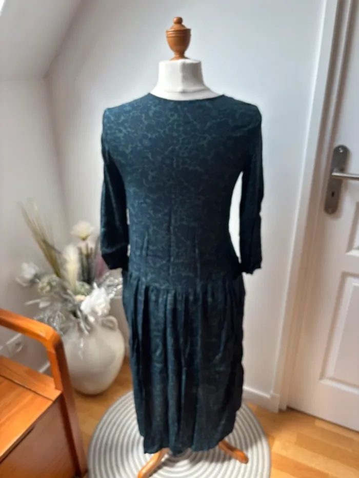 💙 Robe Monoprix mi-longue bleu marine et vert – T36 - photo numéro 13