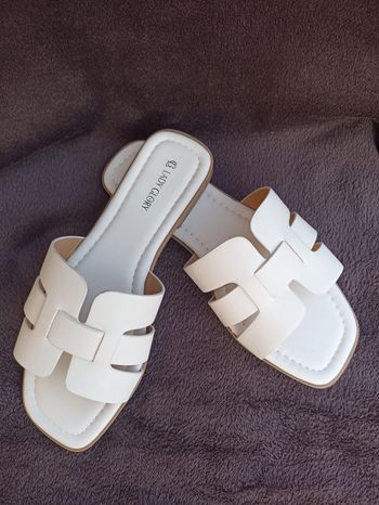 Sandales plates style H