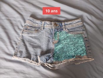 Short à sequins taille 10  ans