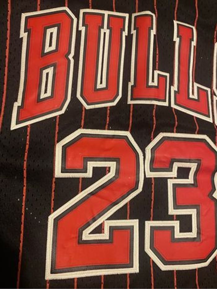 Réplique Maillot Jordan 23 Chicago Bulls - photo numéro 4
