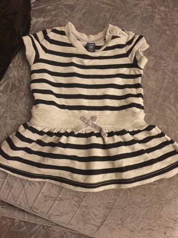 Robe baby gap 6 mois