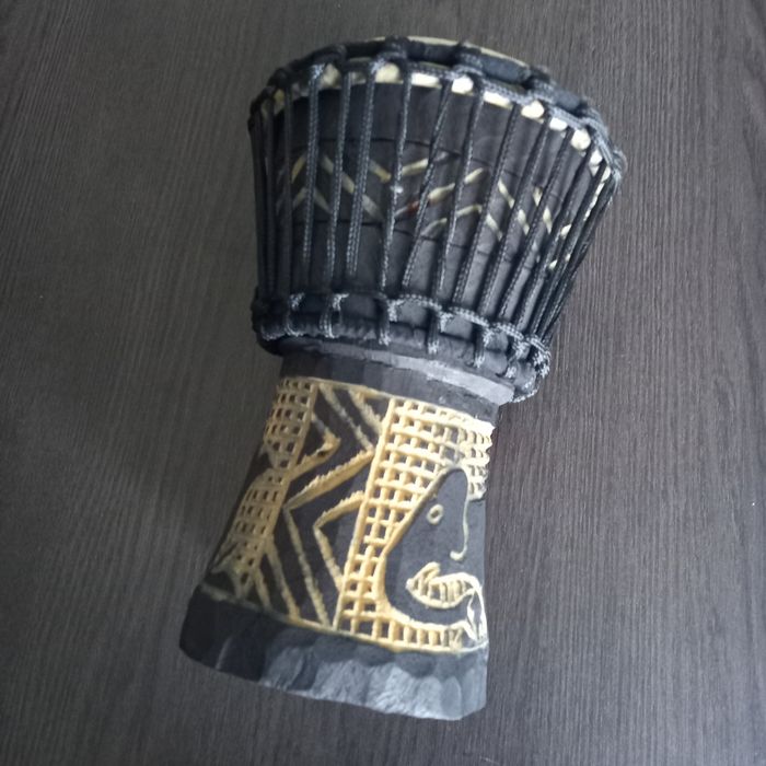 Petit djembe en bois plein - photo numéro 5