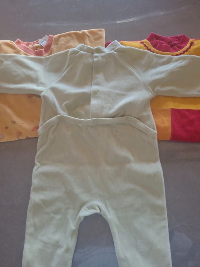 Lot pyjamas 6 mois - photo numéro 3