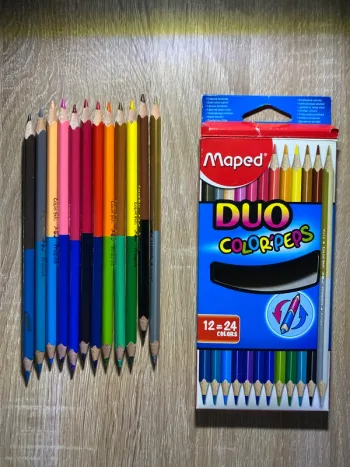 Crayons de couleurs bicolores