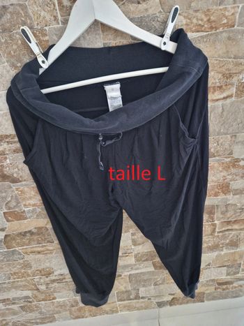 1 jogging court taille L marque DOMYOS noir