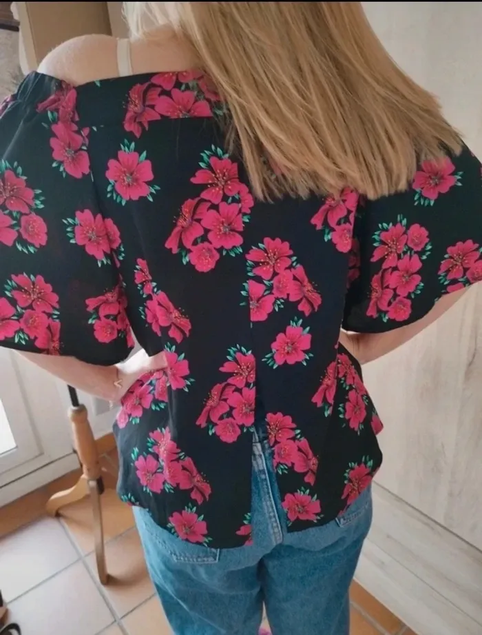 Magnifique haut épaules dénudées taille 36 - photo numéro 3