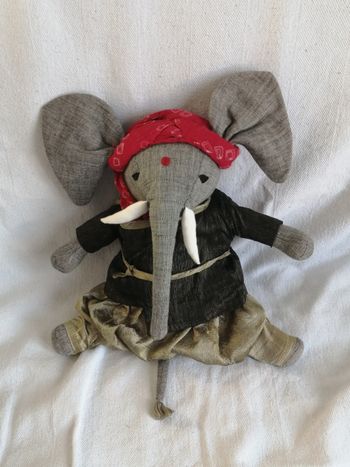 peluche éléphant