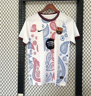 Maillot FC Barcelone blanc motifs bandana 2023/2024 – taille L – édition spéciale
