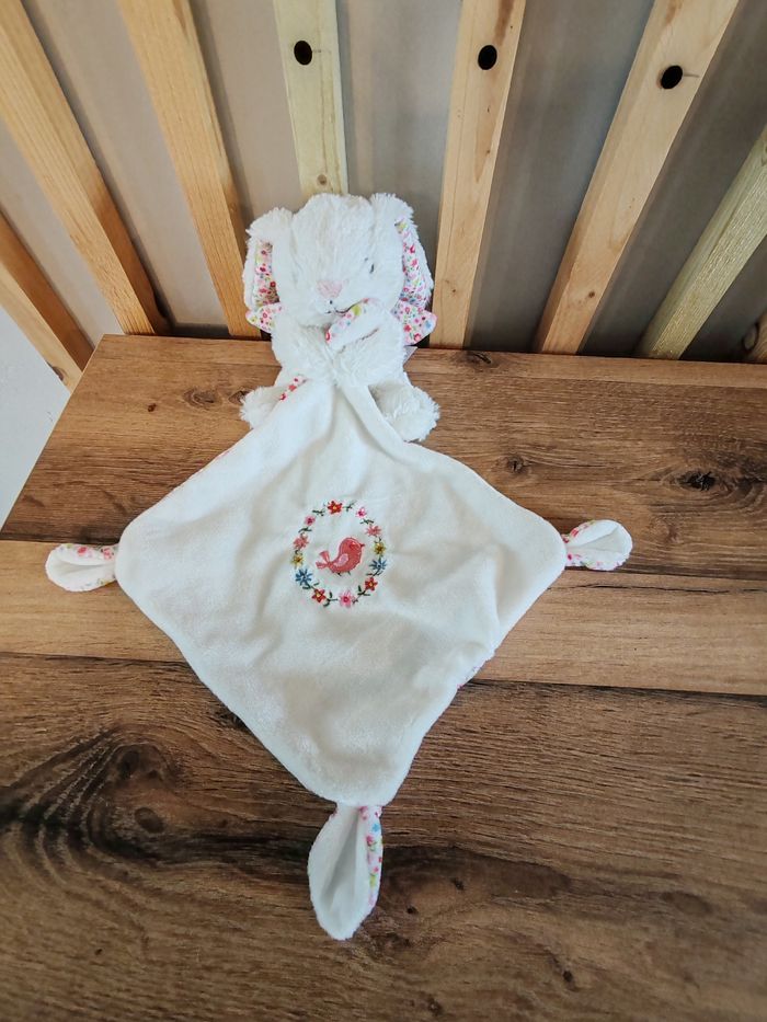 Lapin blanc liberty fleuri pommette